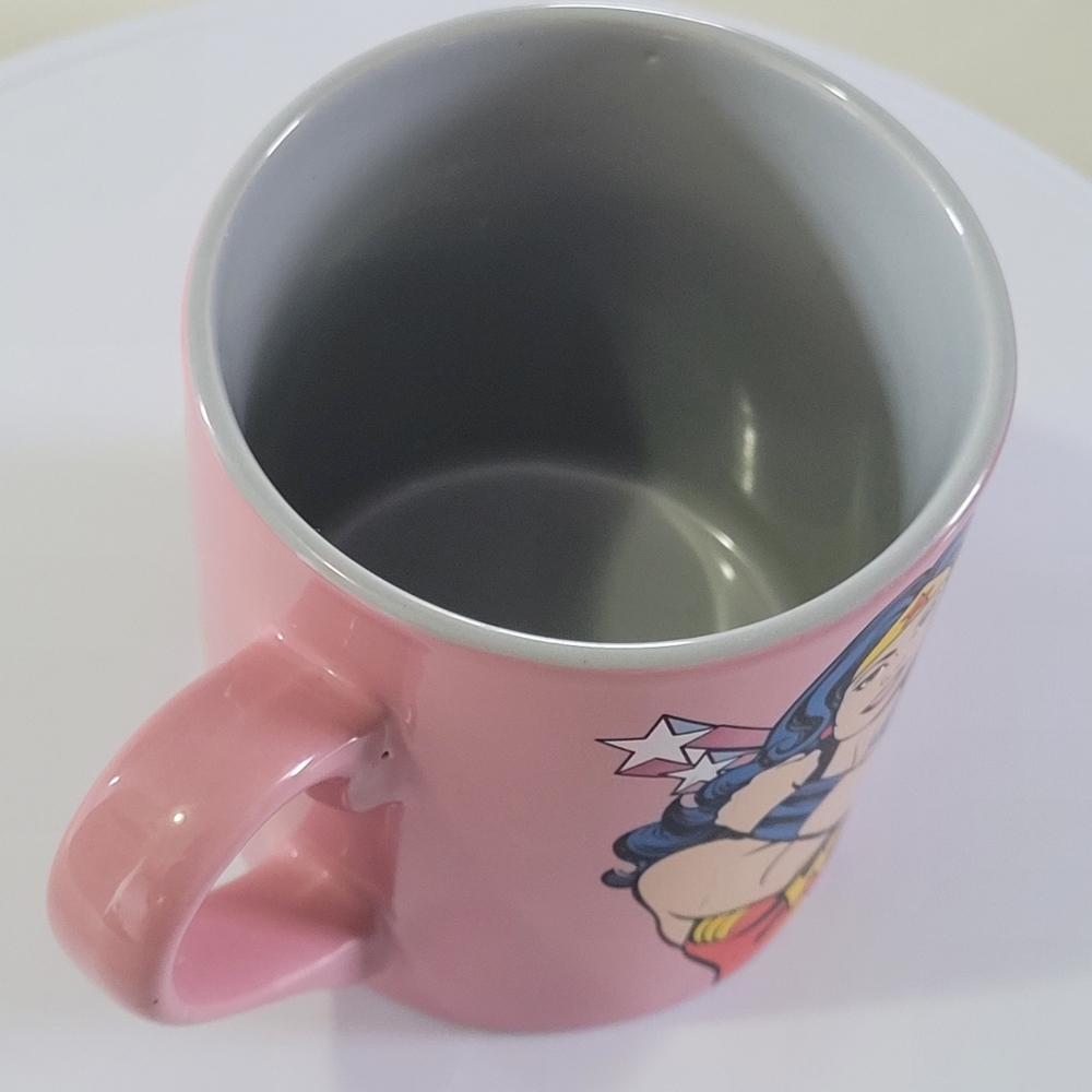 Wonder Woman DC Comics Classic Comic Book Graphic Pose Pink 14oz Mug - Picture 7 of 13
